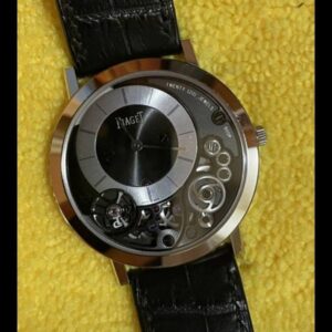 收購PIAGET